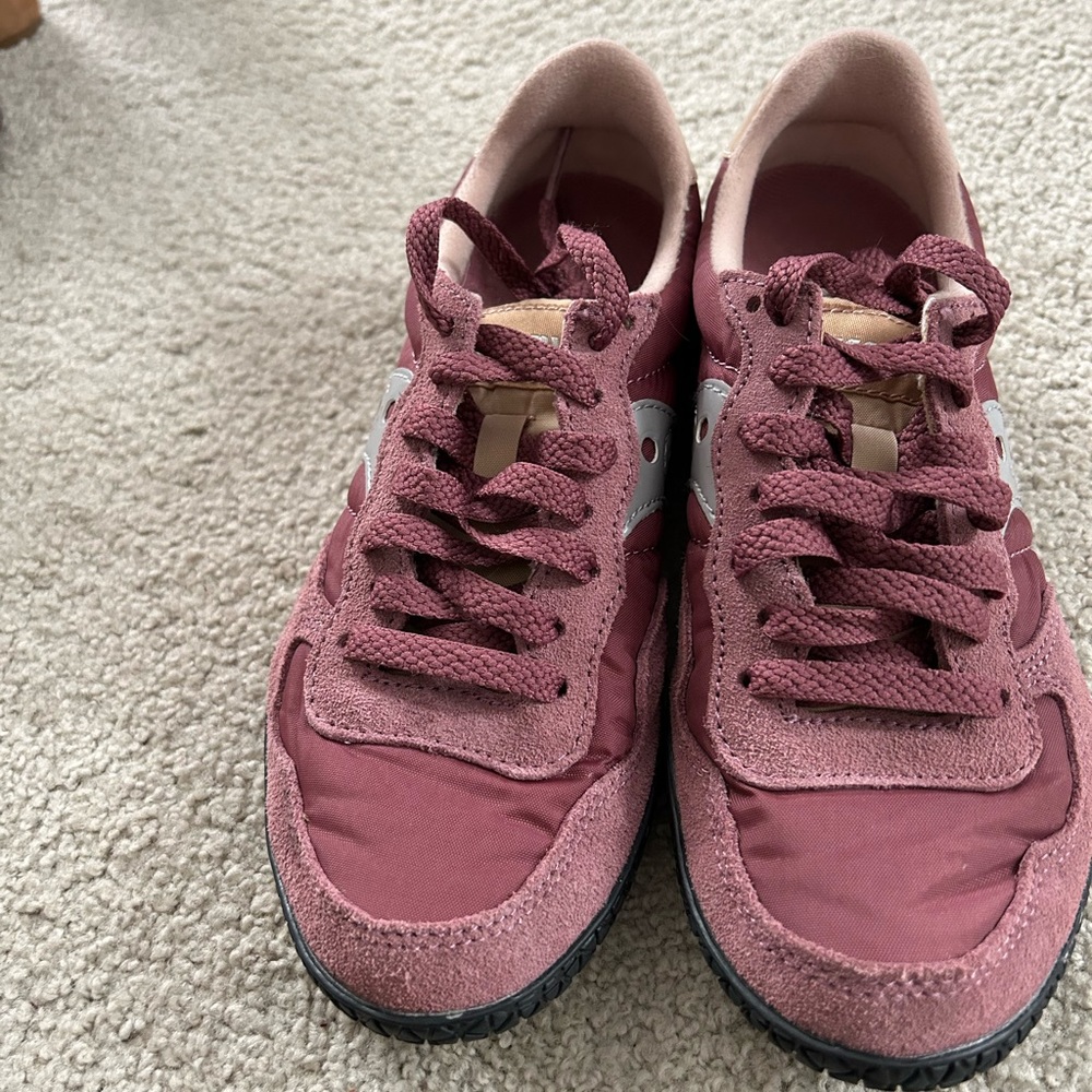 Saucony Originals Women’s Bullet. Size 6 maroon